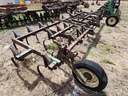 John Deere 1600 Tillage Chisel Plows