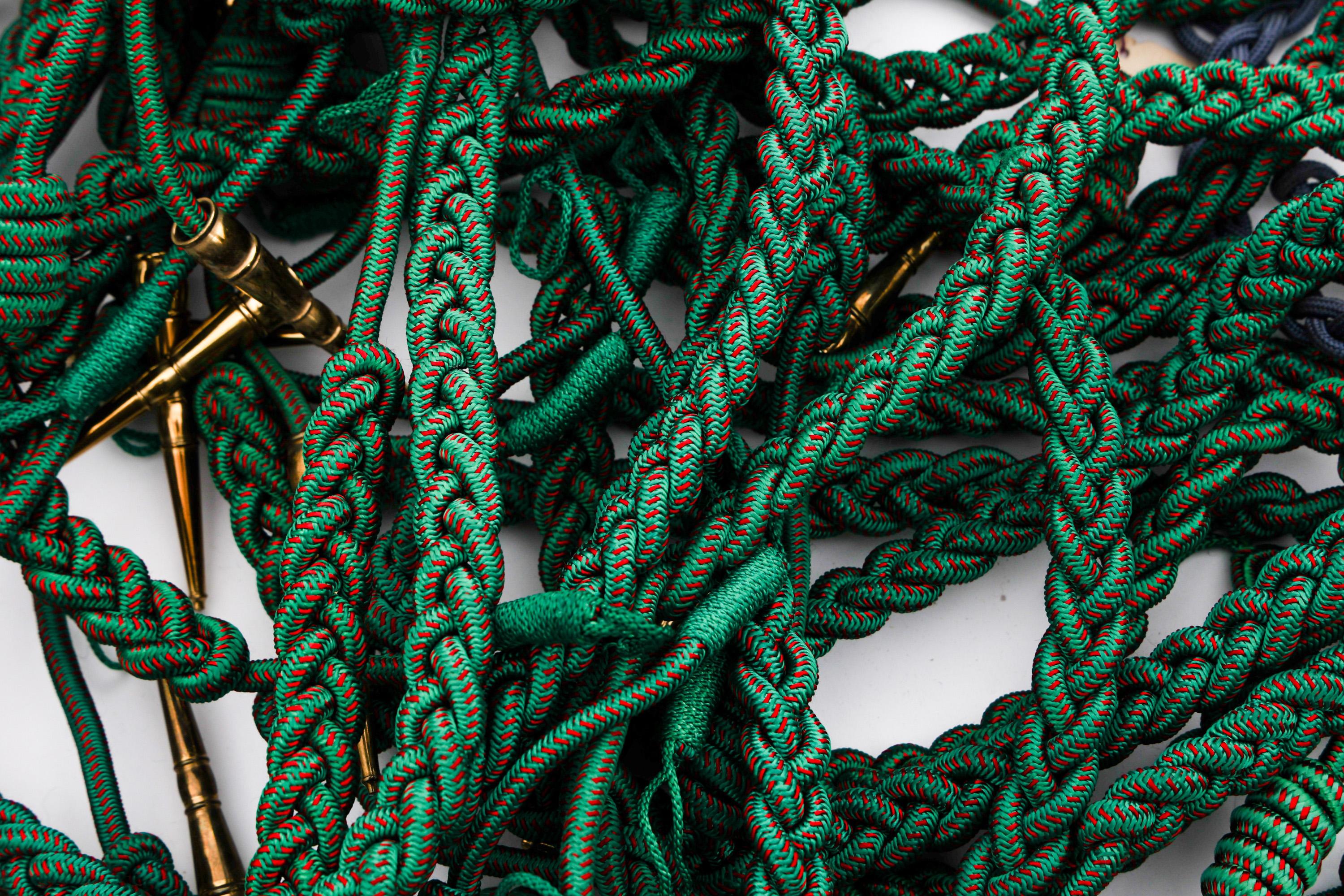 WWII - CURRENT WORLD MILITARY SHOULDER CORDS