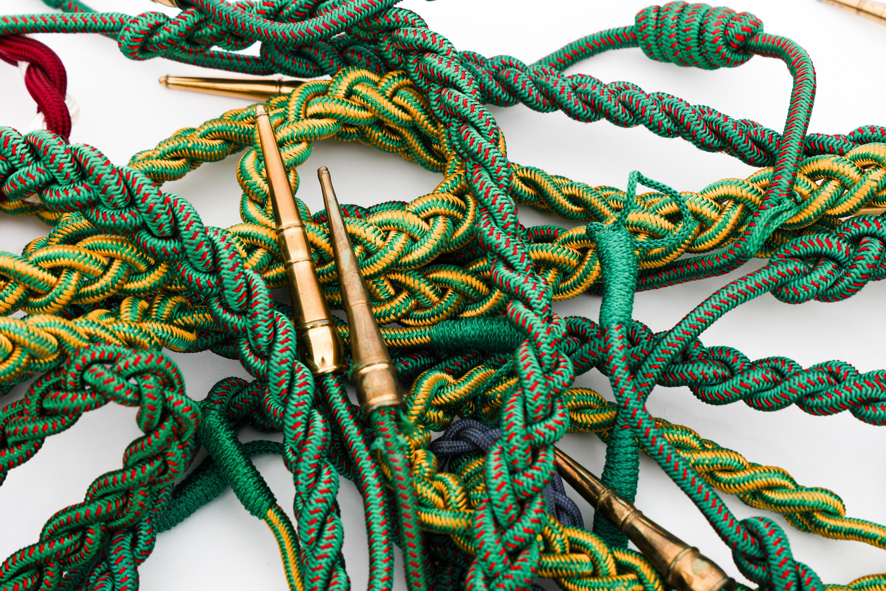 WWII - CURRENT WORLD MILITARY SHOULDER CORDS