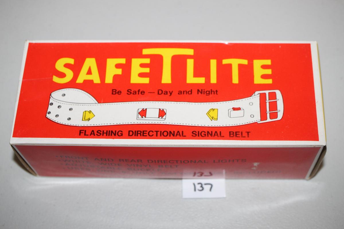 SafeTLite Flashing Directional Signal Belt, Uses 9V Battery, Adjustable Buckle, Appears Unused