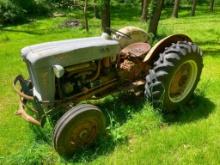 Ford 850 tractor 3 pt 13.6-28 rubber WF front bumper, been sitting