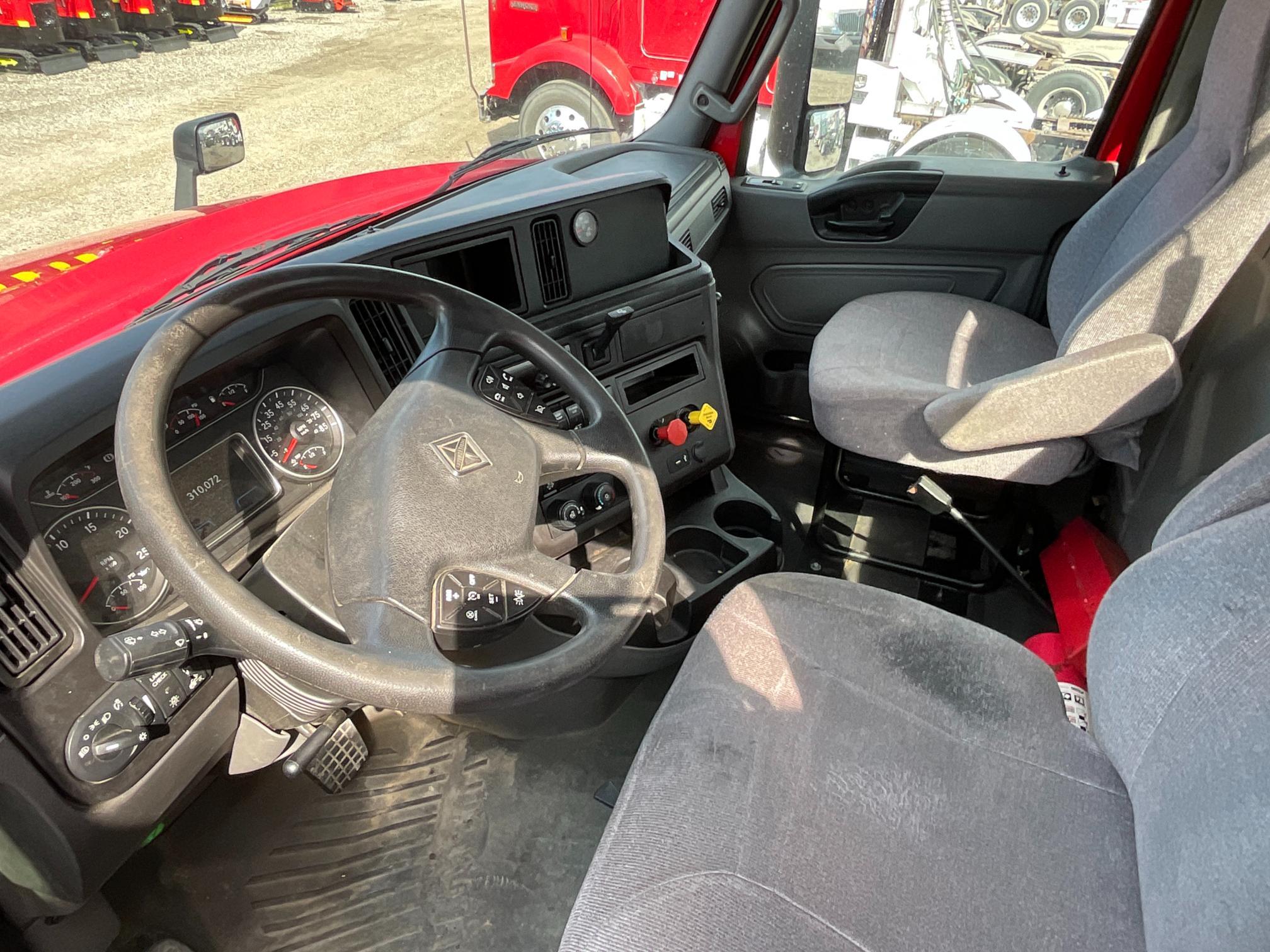 2019 International LT625 Day Cab