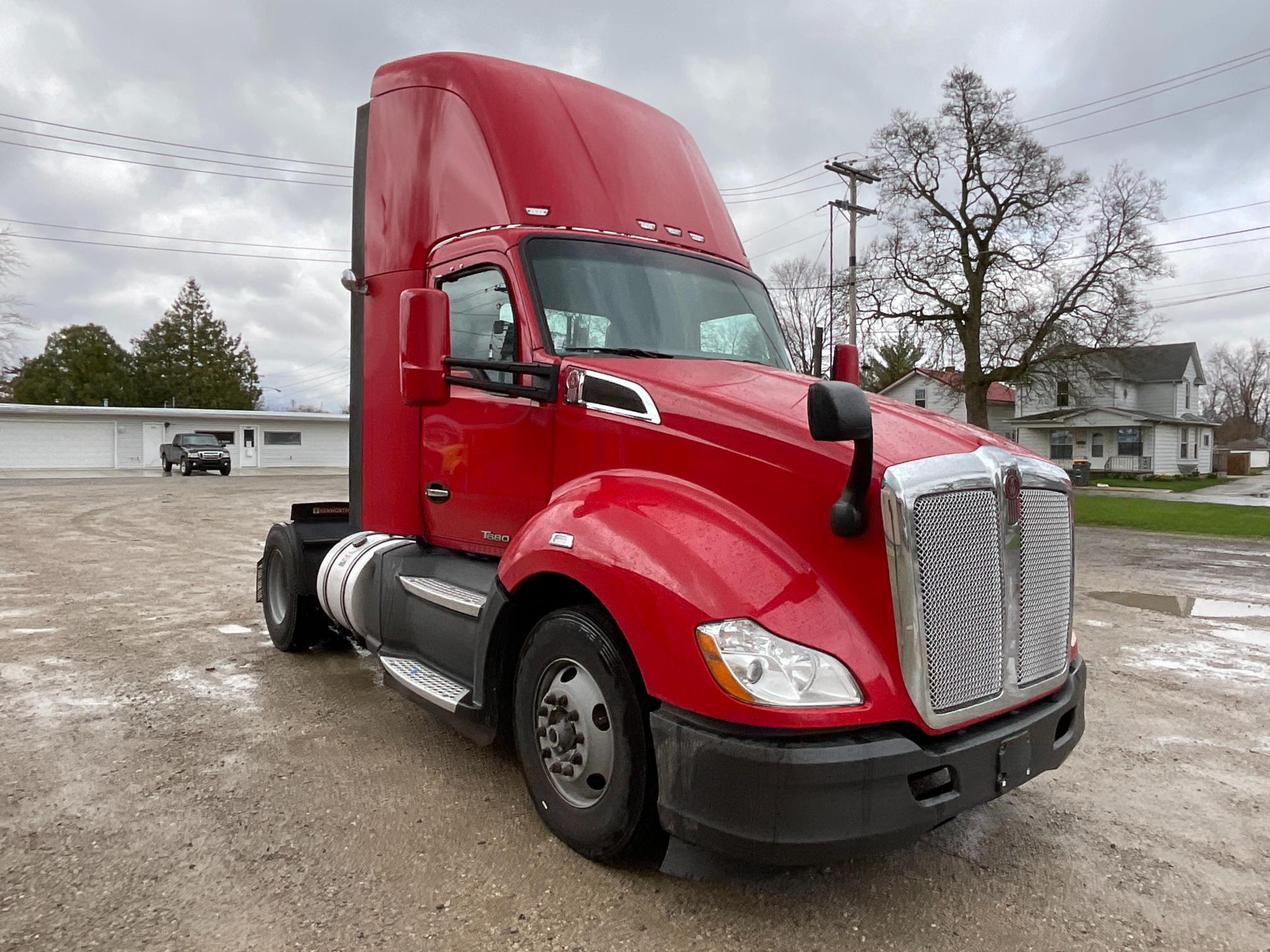 2018 Kenworth T680 Day Cab