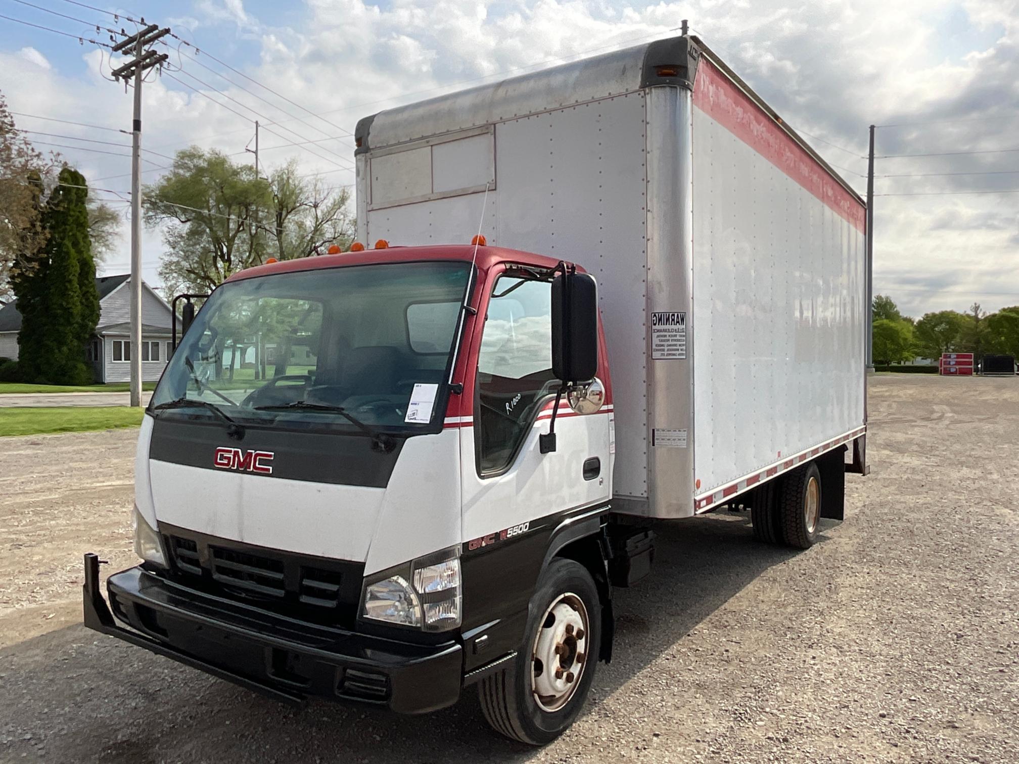 2007 GMC W5500 Box Truck