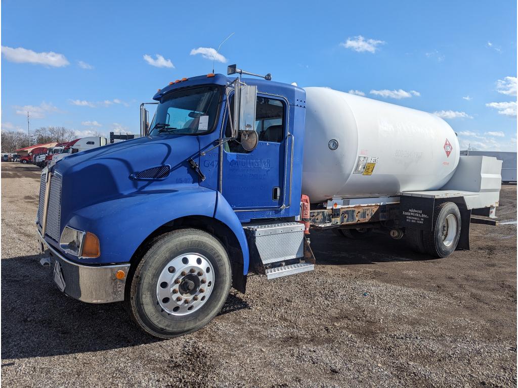 2005 Kenworth T300 LP Truck