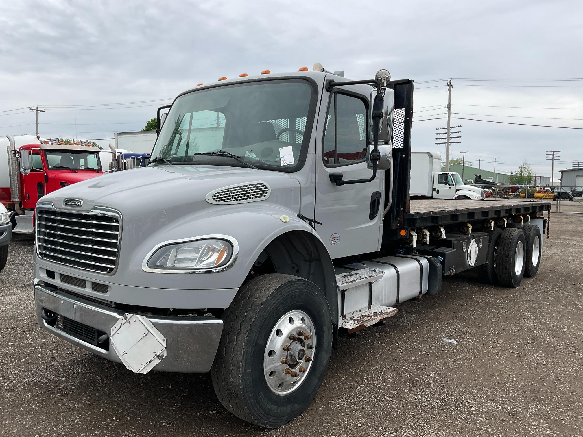 2017 Freightliner M2106 Flatbed w/ Moffett Hookup