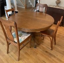 Vintage Round Oak Pedstal Dining Room Table On Wheels & Chairs