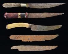 GROUP OF FIVE SCALPING KNIVES.