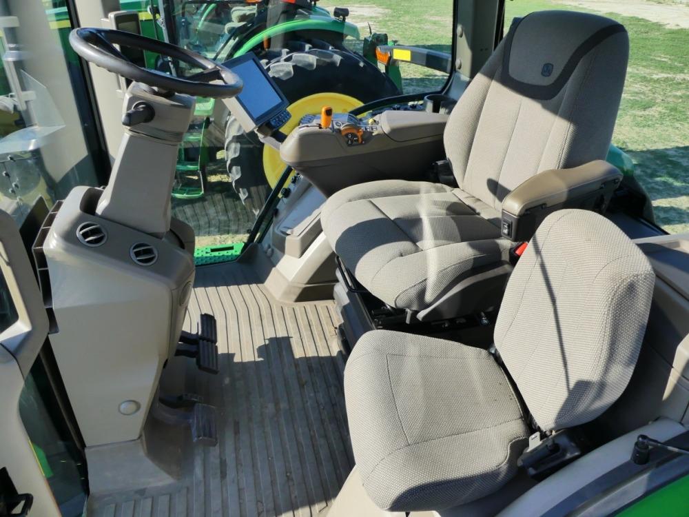 2022 John Deere 8R 310