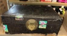 Small Vintage Steamer Trunk w/brass accents