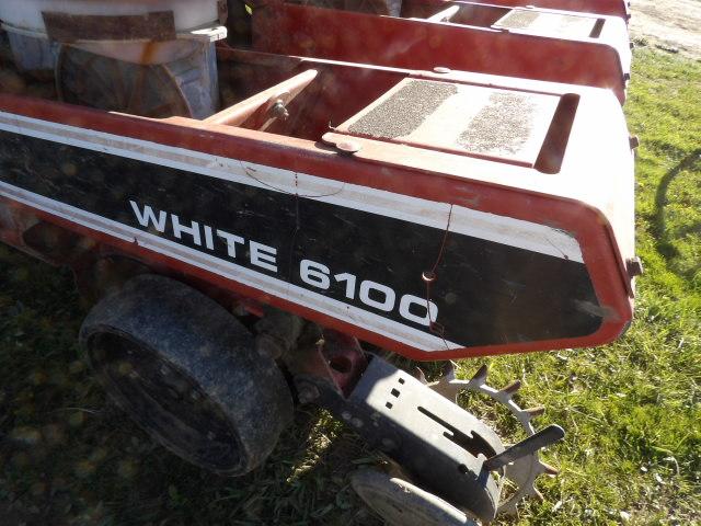 White 6100 6 Row Narrow Corn Planter, Has A Monitor, Pto Pump, Liquid Ferti