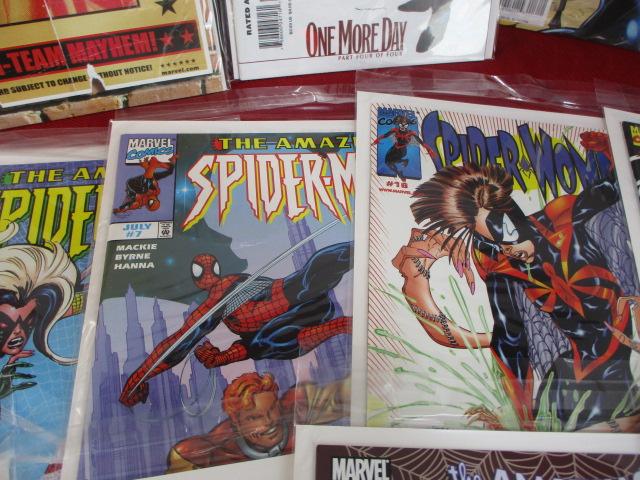 Marvel Comic Spiderman Mixed Comic Books-Lot of 30-B