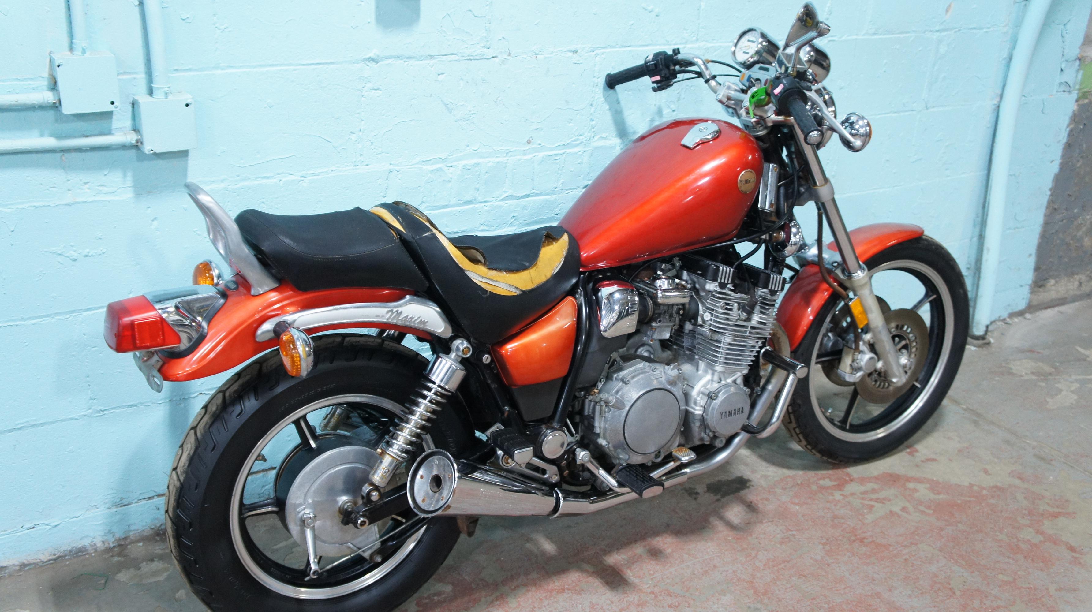 1985 YAMAHA XJ700 MAXIM Motorcycle