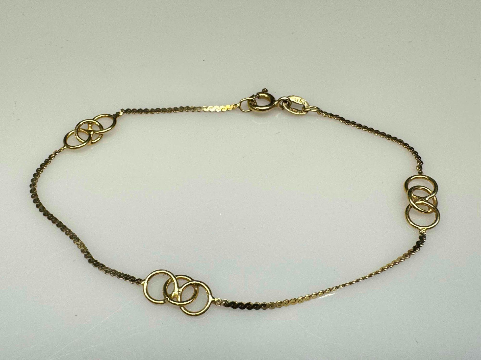 Italy 14k Gold Fine Chain Bracelet 2g