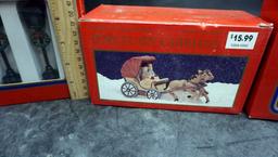 Dickens Collectables - Street Lamps, Horses & Carriage
