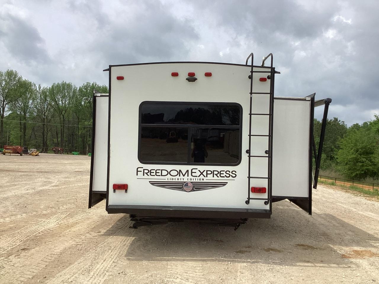 2020 Coachmen Freedom Express Camper