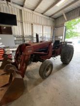 Case 485 W/2200 Loader with joystick Control,shuttle shift,power steering missing grill