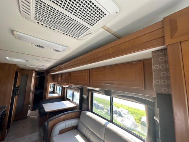 2007 Fleetwood Discovery 39' Class A Diesel Pusher