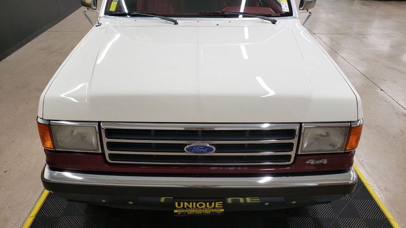 1989 Ford Bronco XLT 4x4, only 77k miles!