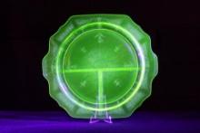 Large Uranium Cameo Glass Sectioned Plate