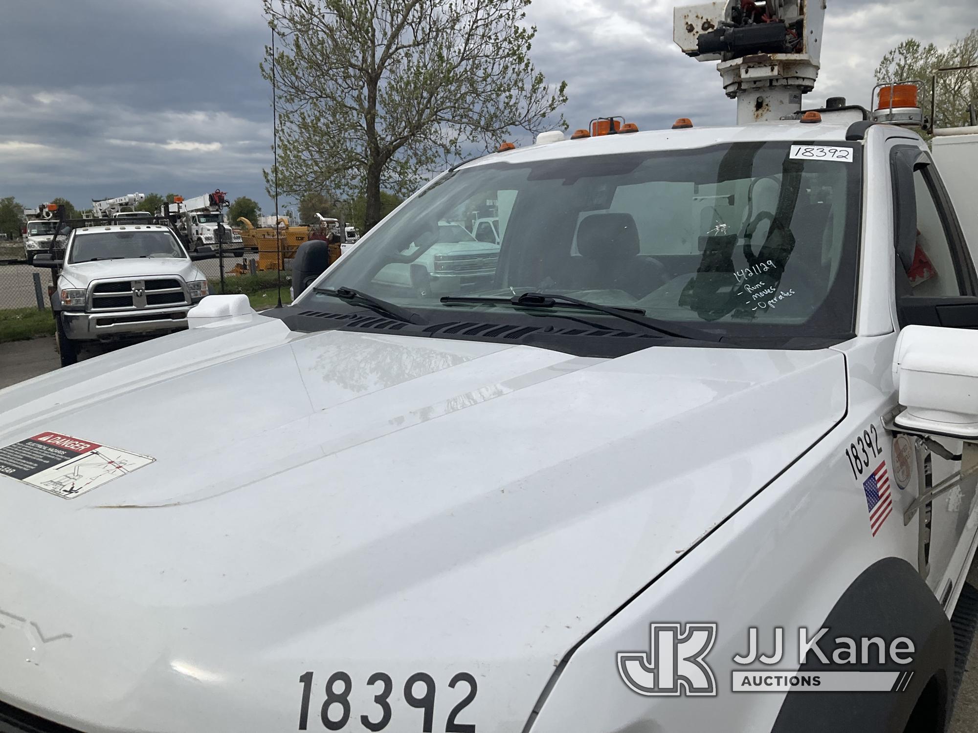 (Kansas City, MO) Altec AT37G, Articulating & Telescopic Bucket mounted behind cab on 2017 Ford F550