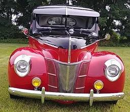 1940  Ford Deluxe Custom