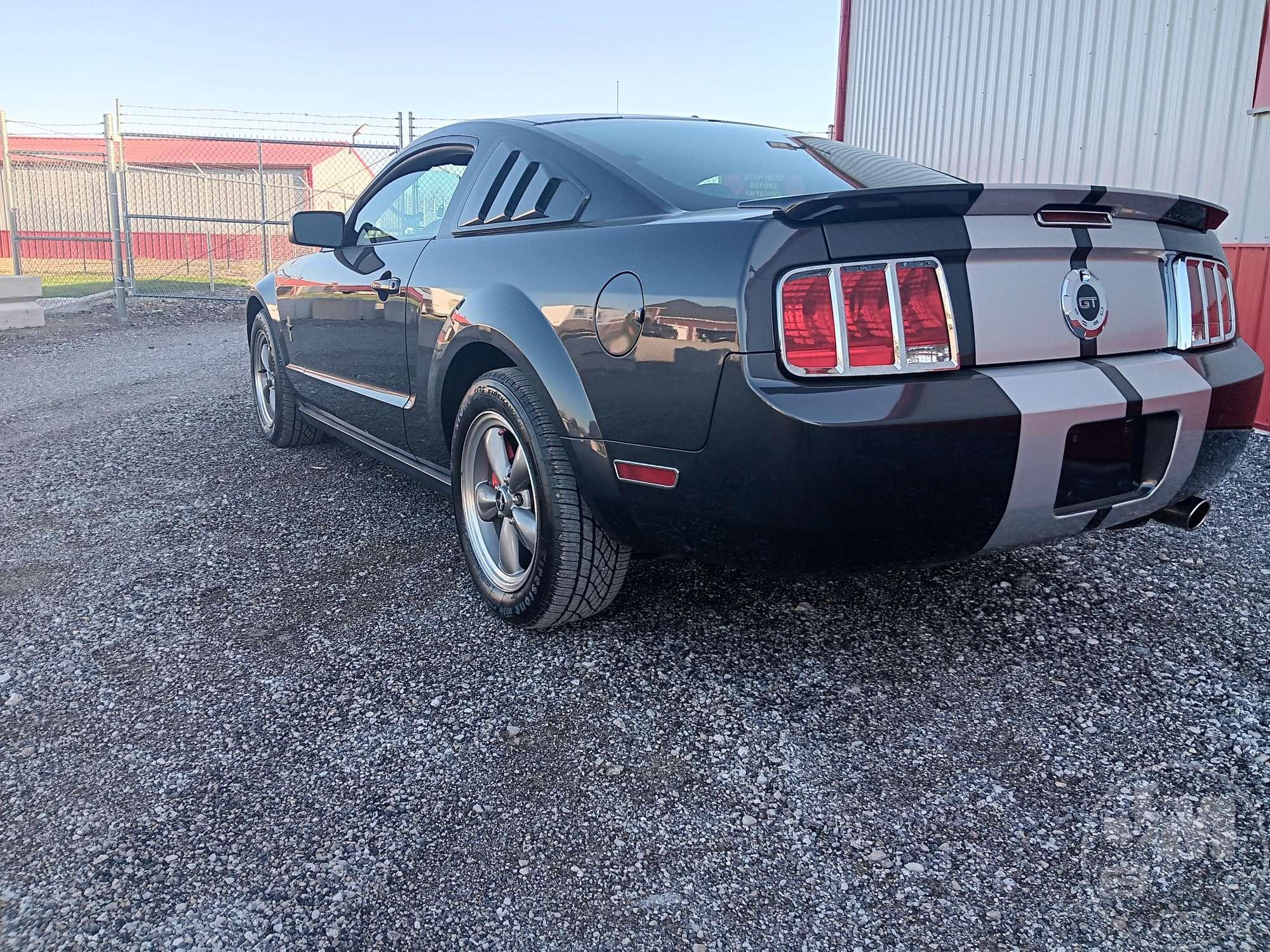 2007 FORD MUSTANG VIN: 1ZVFT80N575325300 COUPE