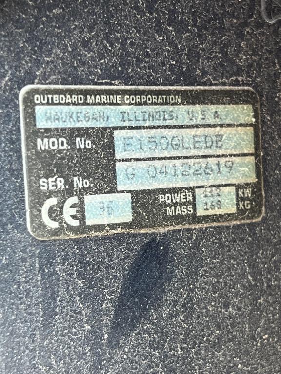 1996 Stratus Fishing Boat, 150 Evinrude Motor