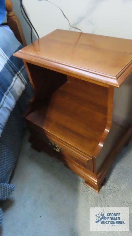 Early American style complete bed and nightstand