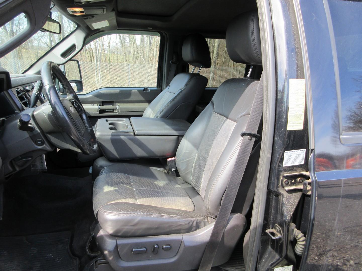 2011 Ford F-450 Lariat S/A Utility Truck