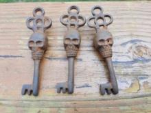 3 Gothic Castle Dungeon Cast Iron Metal Skulls Heads Skeleton Keys