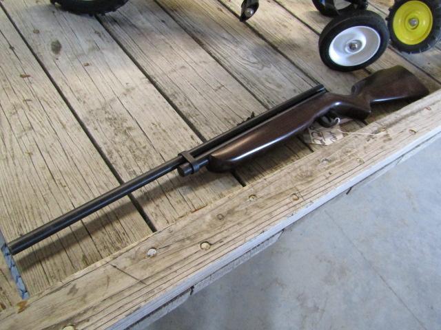 1402. 228-306. AP-HUR TRANQUILIZER RIFLE WITH SUPPLIES, UNUSED, TAX