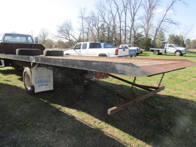 66. 1992 GMC TOP KICK TWO TON TRUCK, 366 GAS V8, AUTOMATIC TRANSMISSION, WI