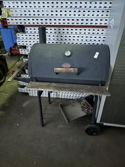 CHAR-GRILLER GRILL AND SMOKER