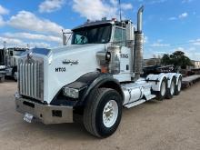 2007 KENWORTH T800 TRUCK TRACTOR VN:1XKDPBTX07J198525 powered by Cat C15 diesel engine, equipped