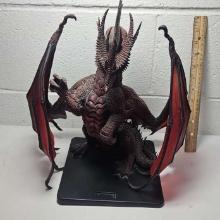 Dungeons and Dragons Icons Colossal Red Dragon Figurine