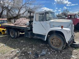1975 International Load Star 1800 sells with title